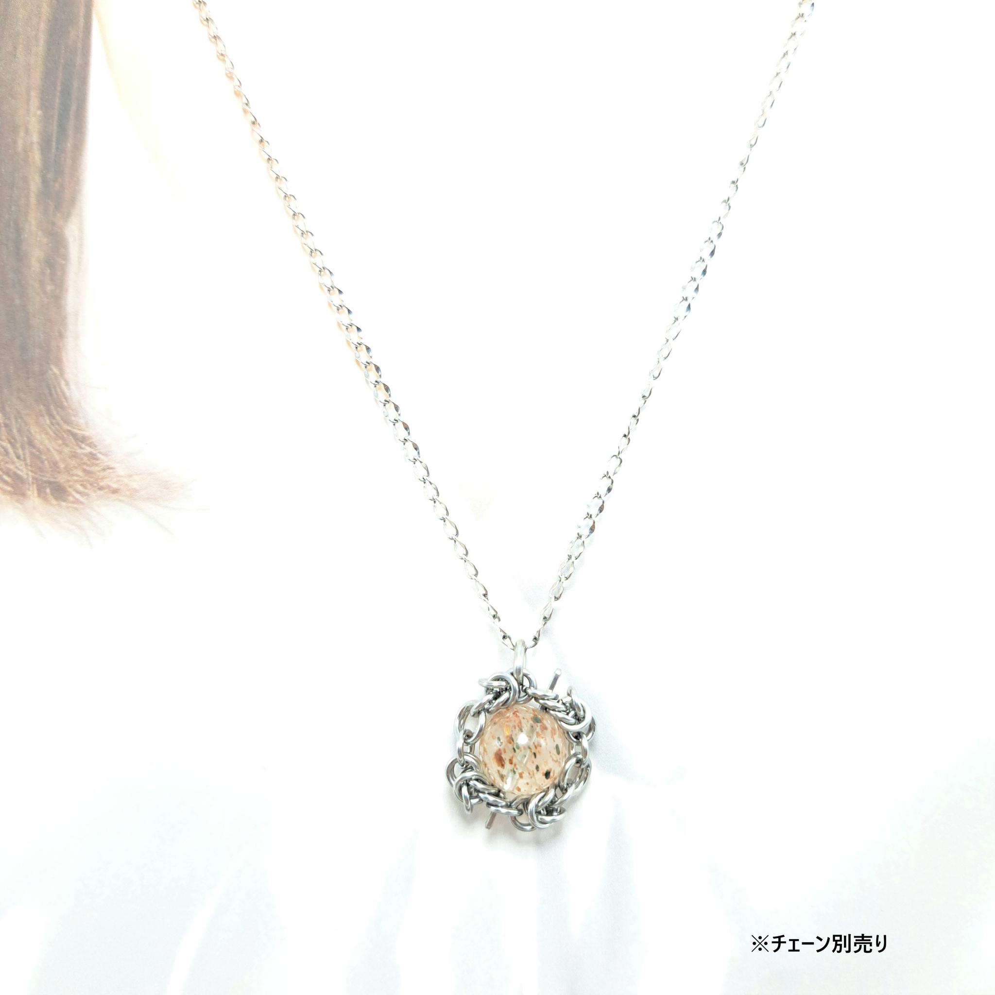 水晶の中の小さな鉱物世界! 　ガーネット オージャイト イン クォーツ  ペンダントトップ | 5枚目