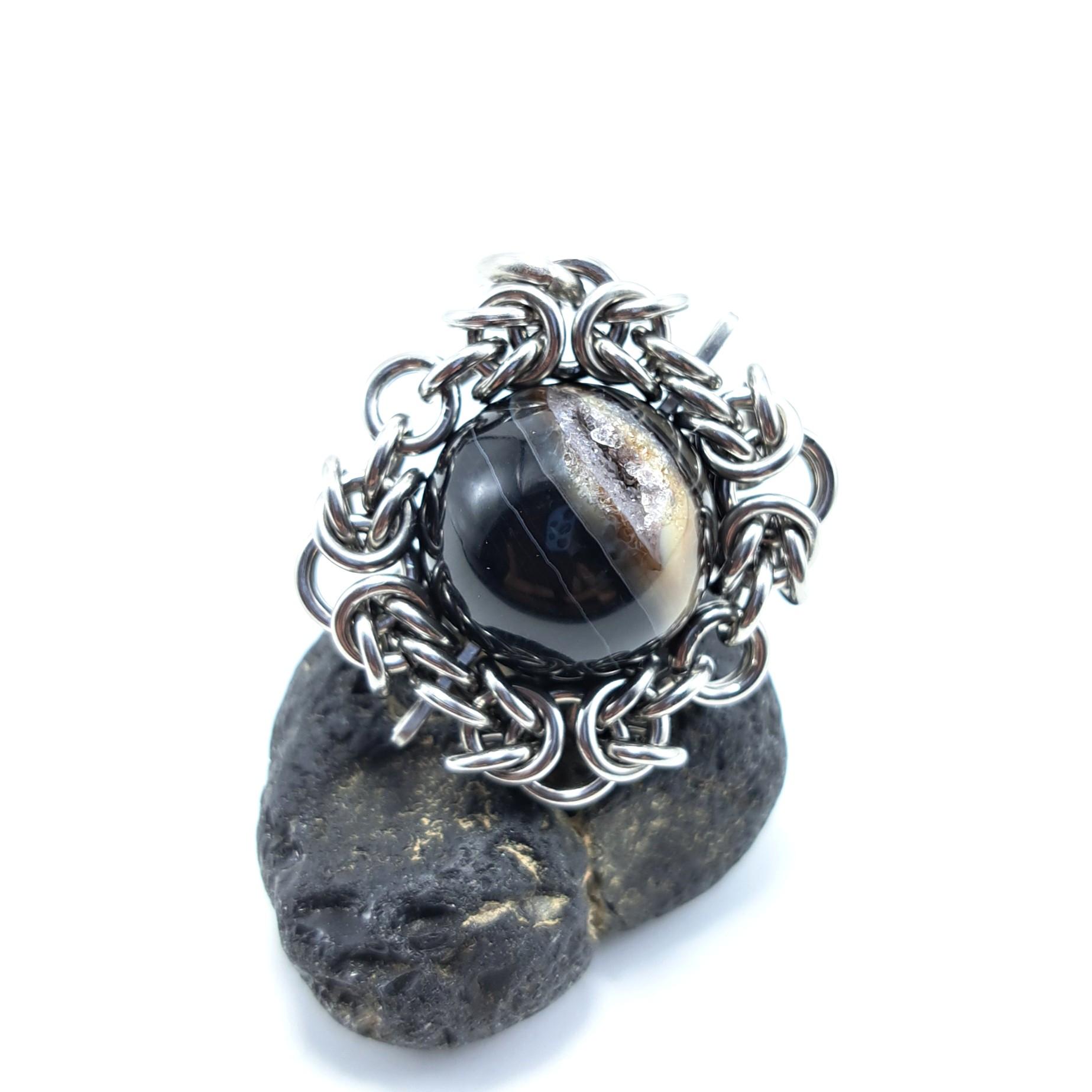 龍穴 黒瑪瑙 （ トレジャー メノウ ） ペンダントトップ1枚目の画像