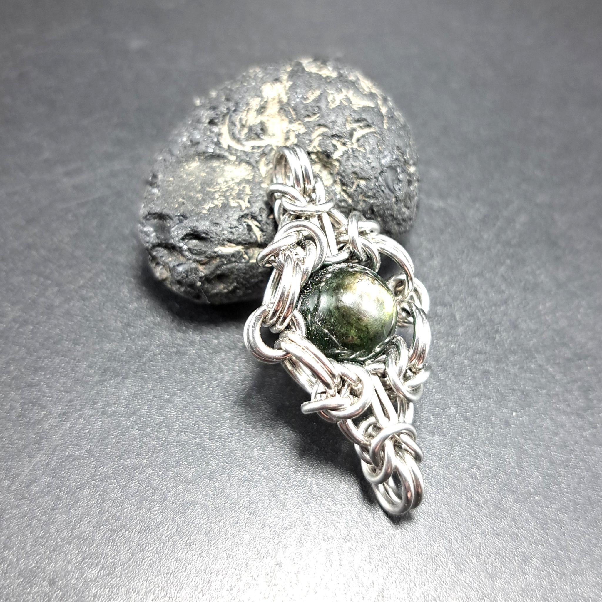 グリーンゴールデンマイカ　ペンダントトップ