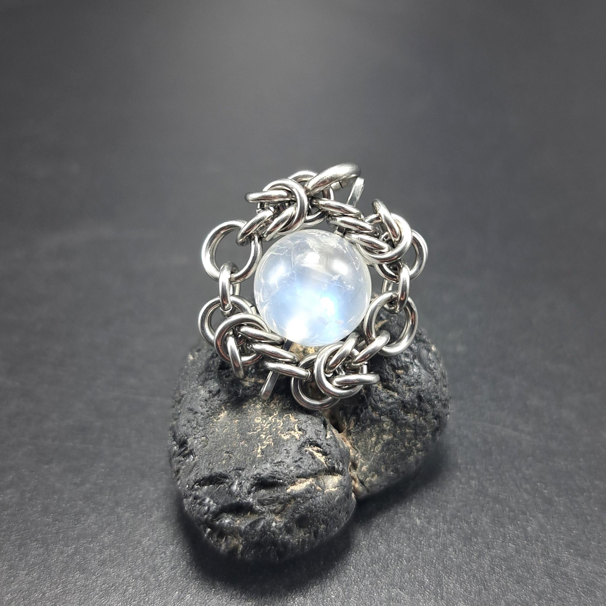 凛とした輝き! ホワイトラブラドライト ( ブルームーンストーン ) ペンダントトップ