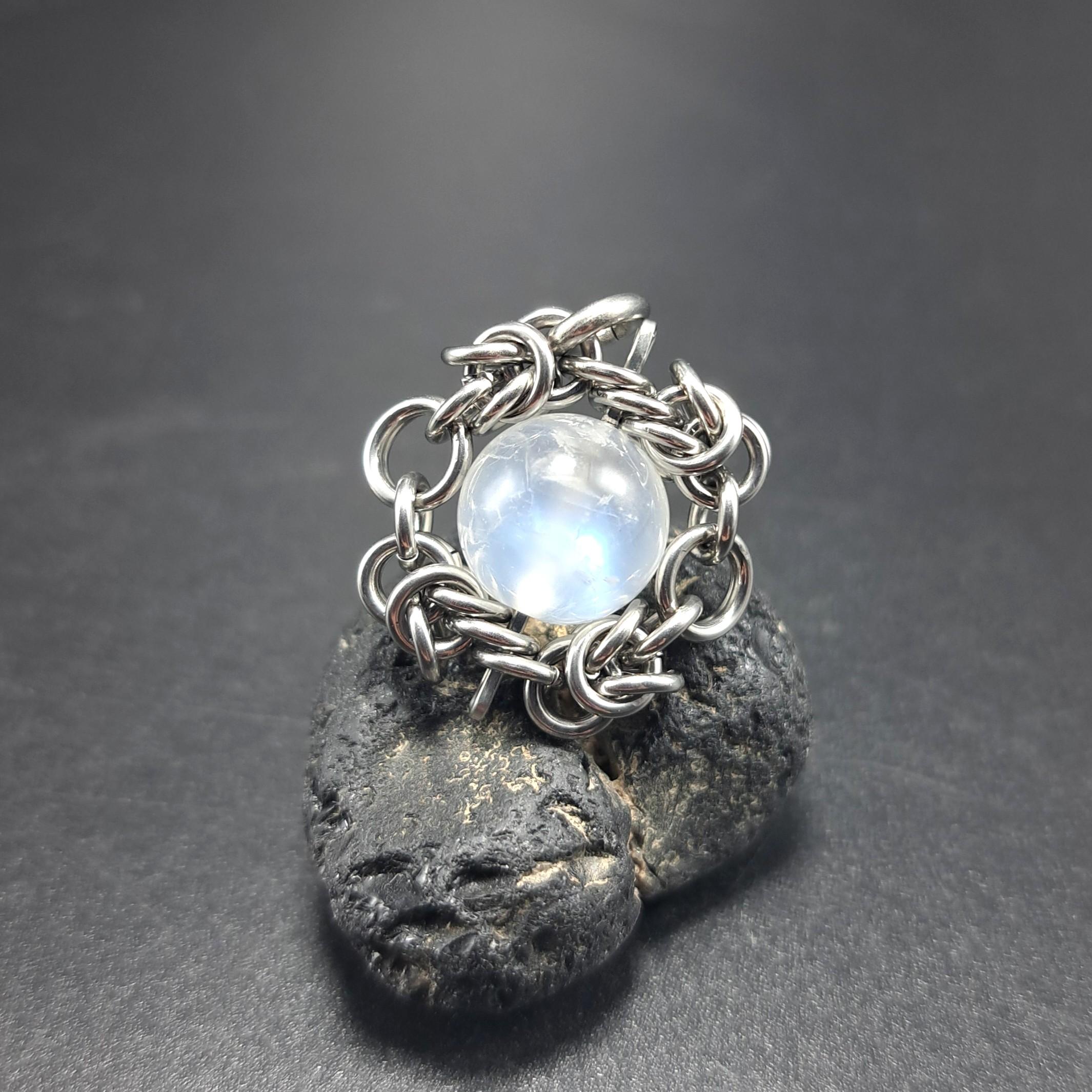 凛とした輝き! ホワイトラブラドライト ( ブルームーンストーン ) ペンダントトップ