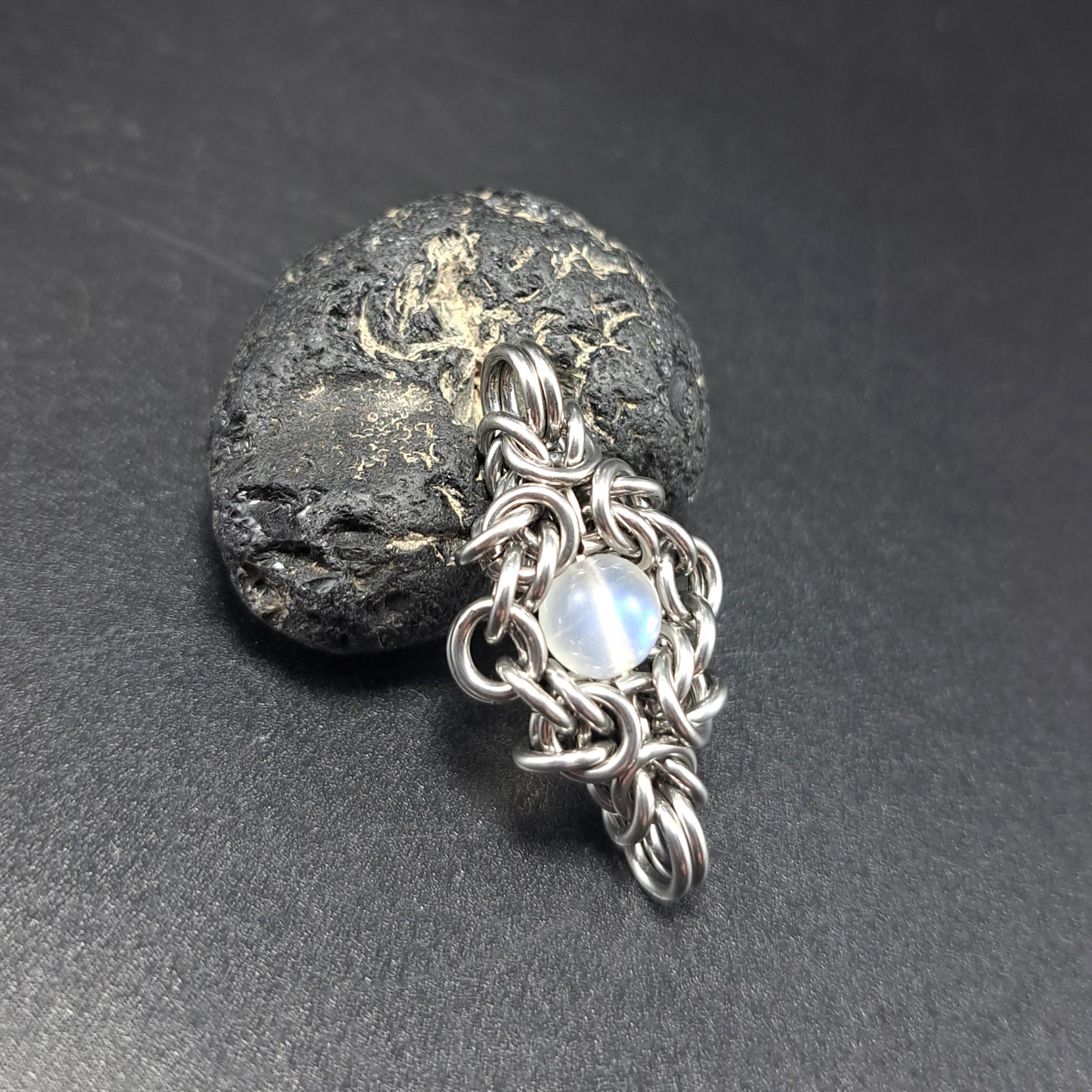 ﾛｲﾔﾙﾌﾞﾙｰﾑｰﾝｽﾄｰﾝ（ﾍﾟﾘｽﾃﾗｲﾄ）ﾍﾟﾝﾀﾞﾝﾄﾄｯﾌﾟ