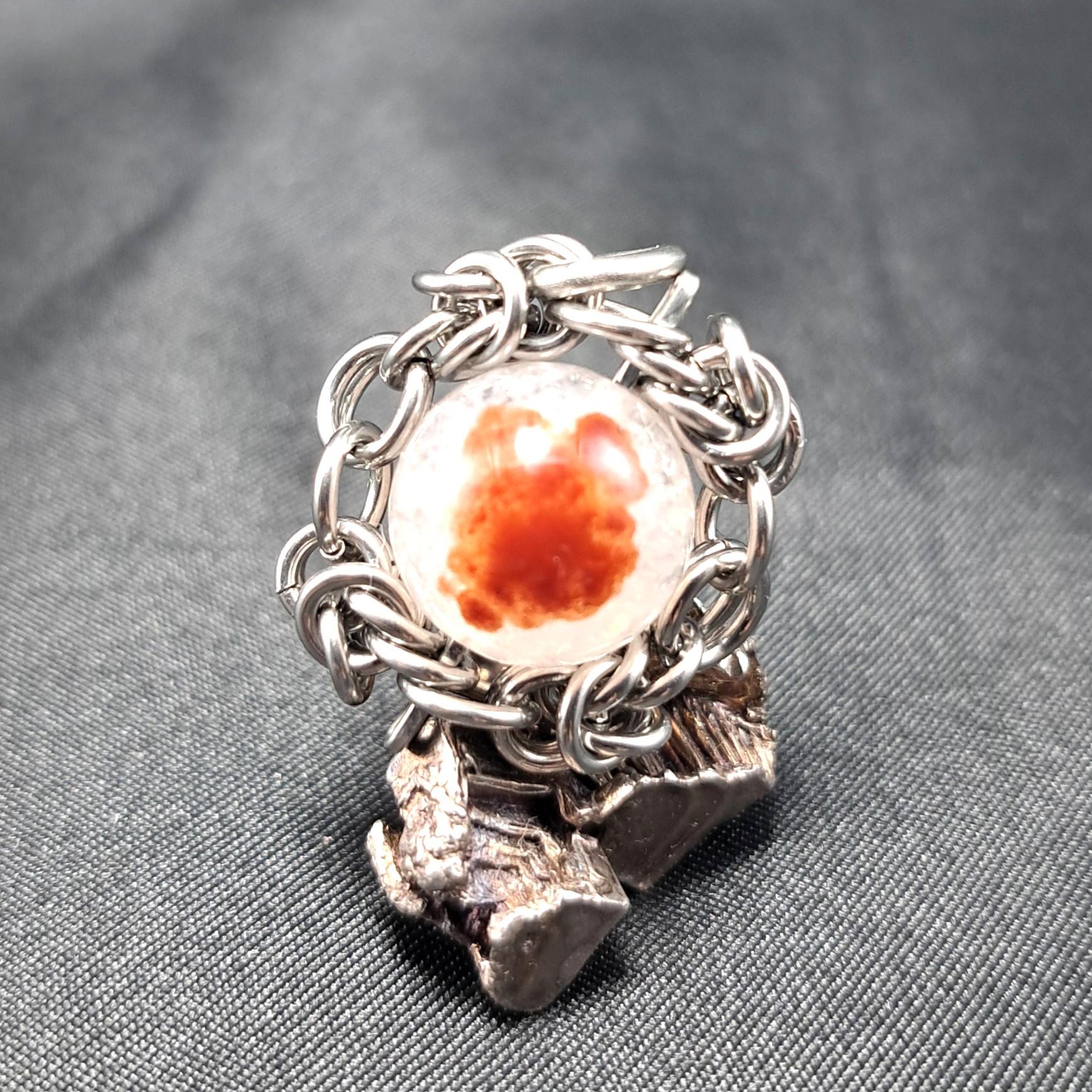 半透明なカルセドニーにシナバーの「朱色」が映える　シナバー イン カルセドニー　ペンダントトップ