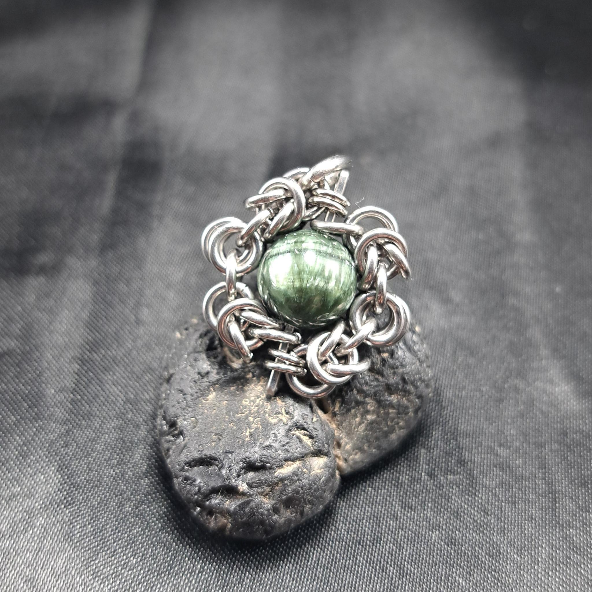 熾天使セラフィムの名を持つ石　クリノクロア( セラフィナイト )　ペンダントトップ