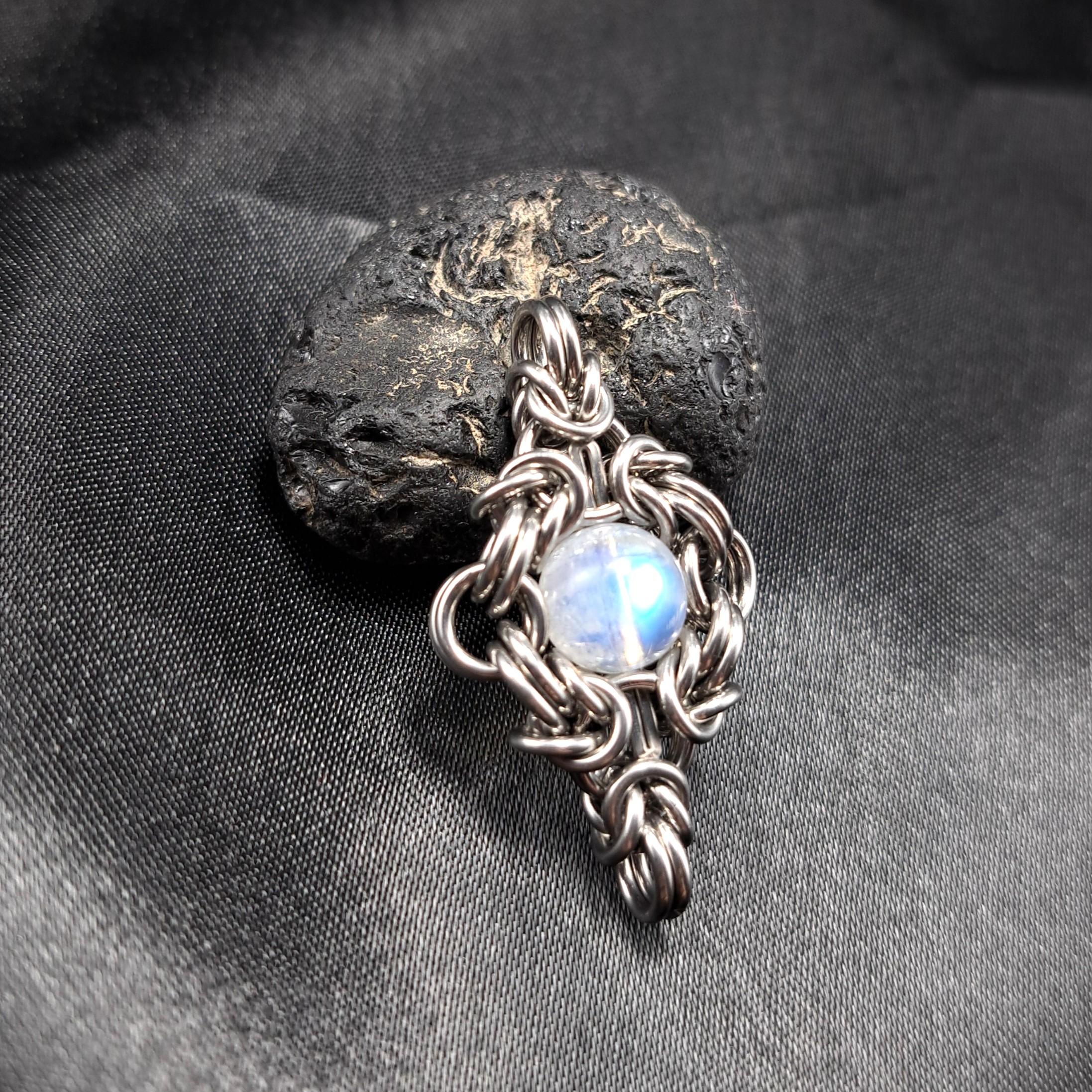 高シラー効果! ホワイトラブラドライト ペンダントトップ1枚目の画像