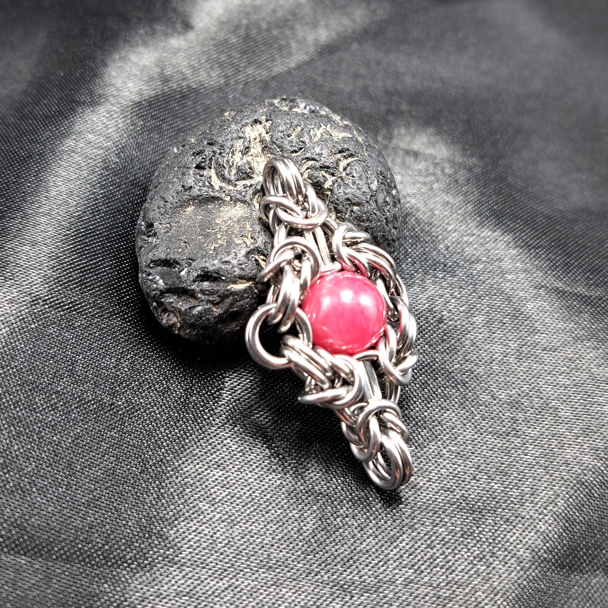 発色良好! インペリアル ロードナイト ペンダントトップ1枚目の画像